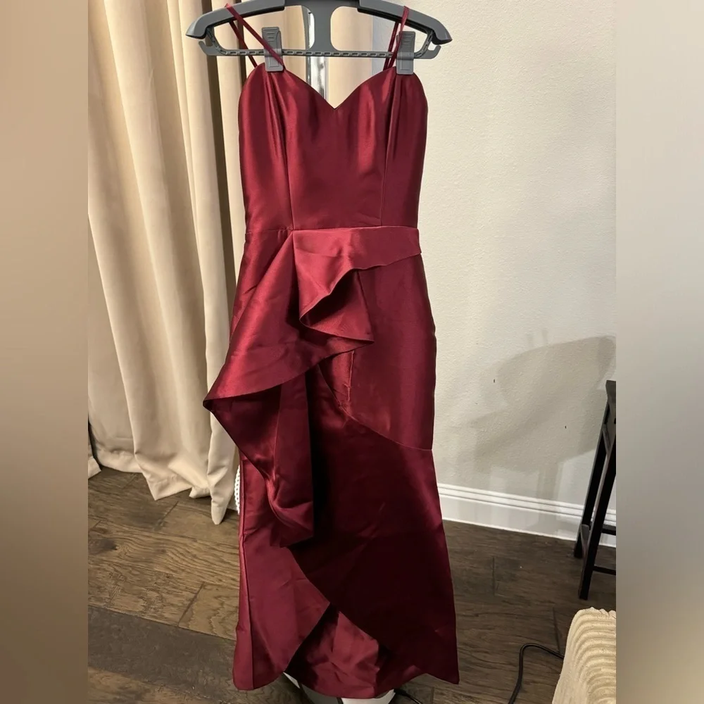 Parker Black
Lulu Strapless Sweetheart High-Low Ruffle Gown - Picture 3 of 4